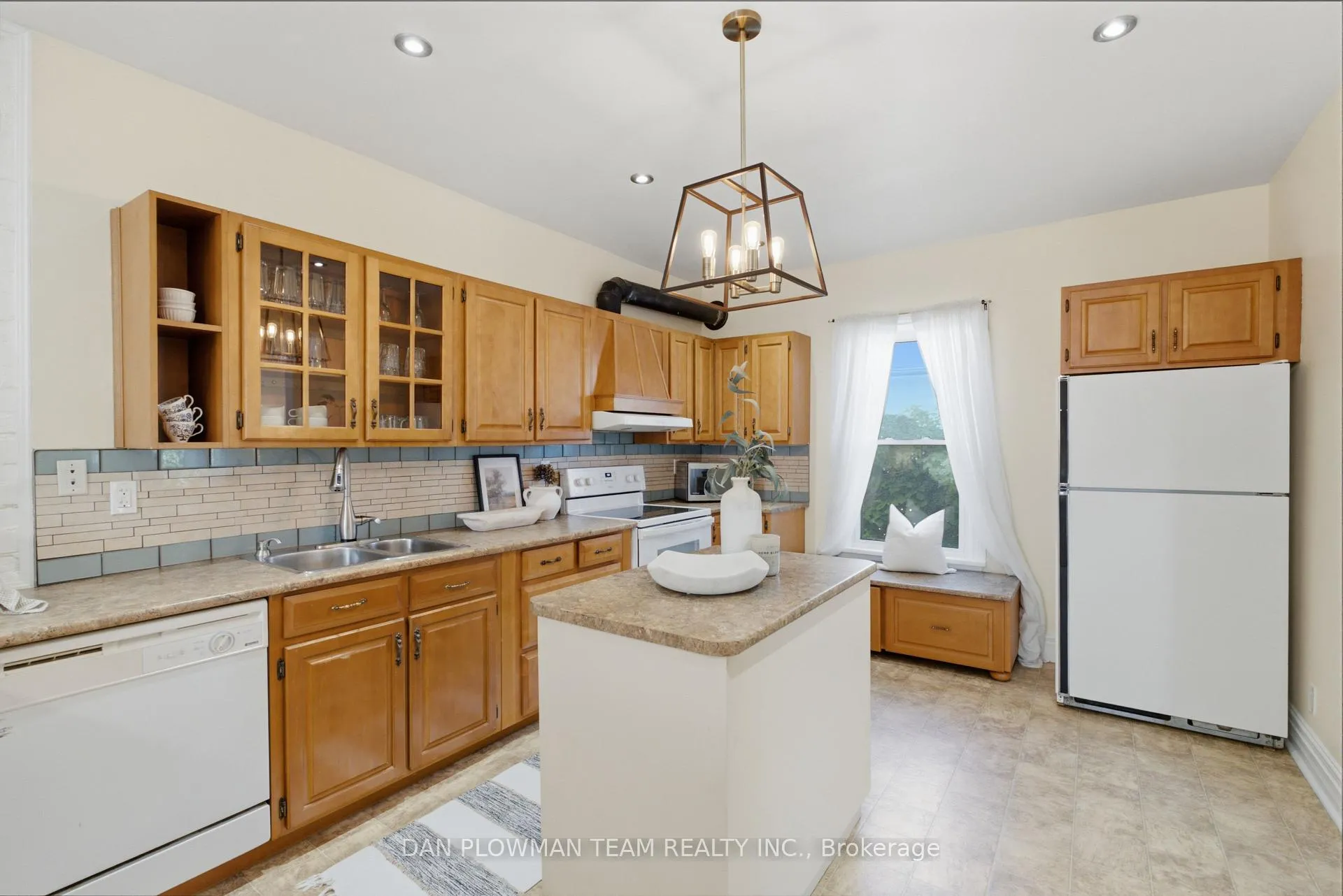 Photo 9 of 176 Annis Street, Oshawa, Lakeview — HOMEH