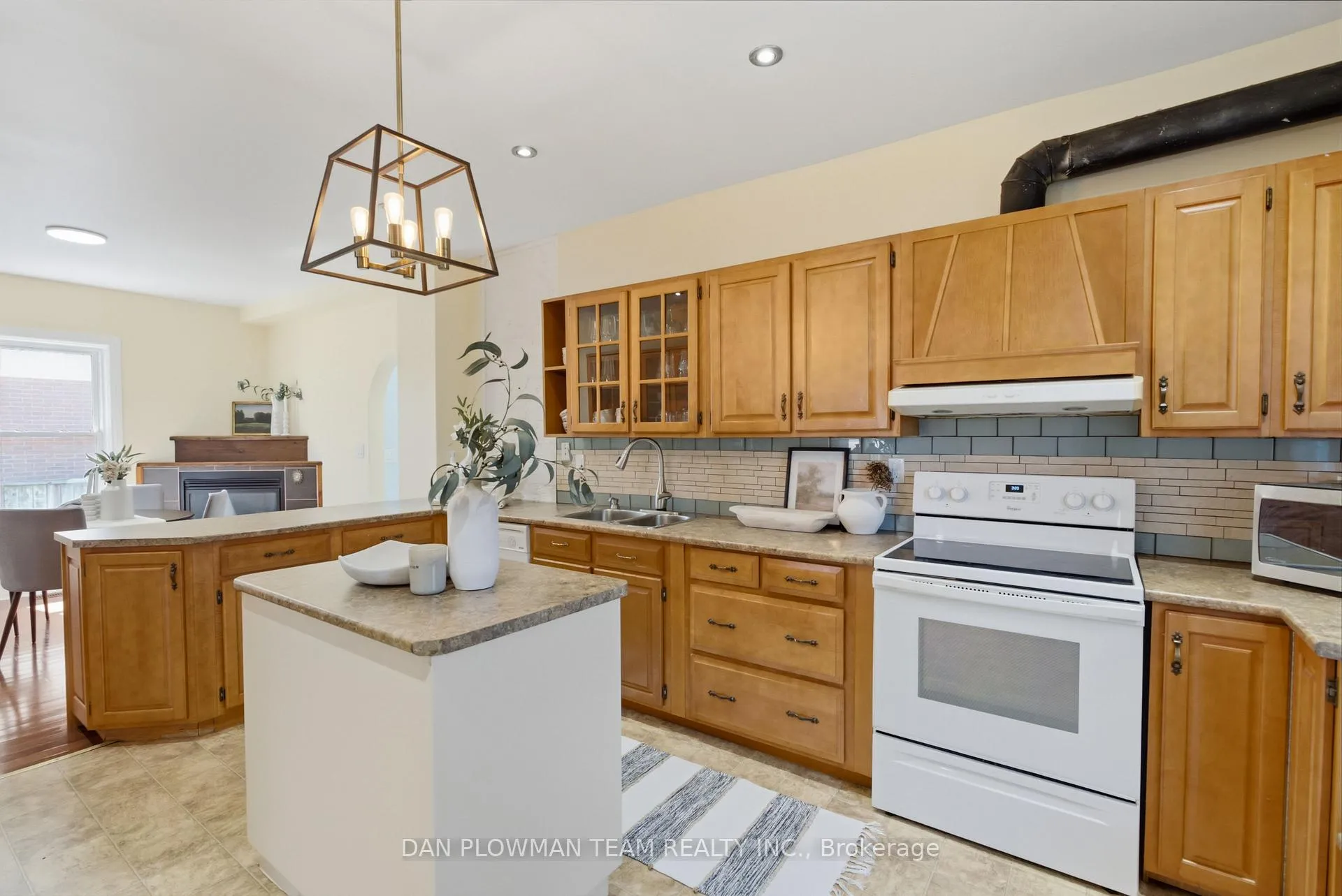 Photo 10 of 176 Annis Street, Oshawa, Lakeview — HOMEH