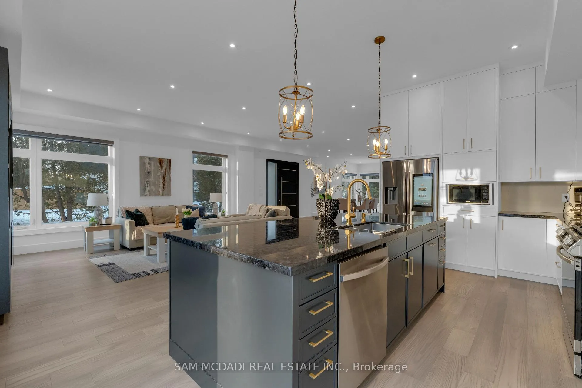 Photo 5 of 1050 Edgeleigh Avenue, Mississauga, Lakeview — HOMEH