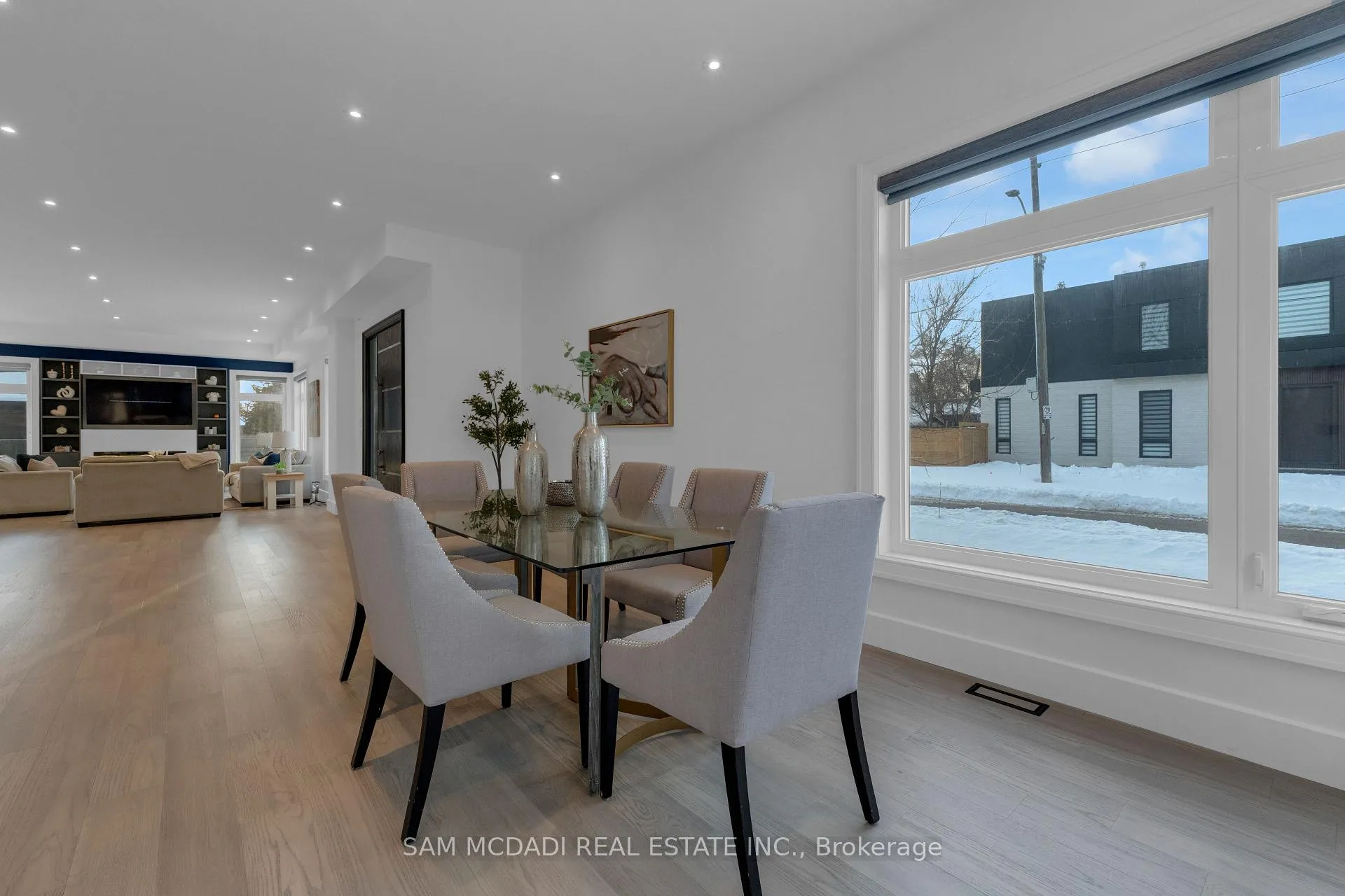 Photo 8 of 1050 Edgeleigh Avenue, Mississauga, Lakeview — HOMEH