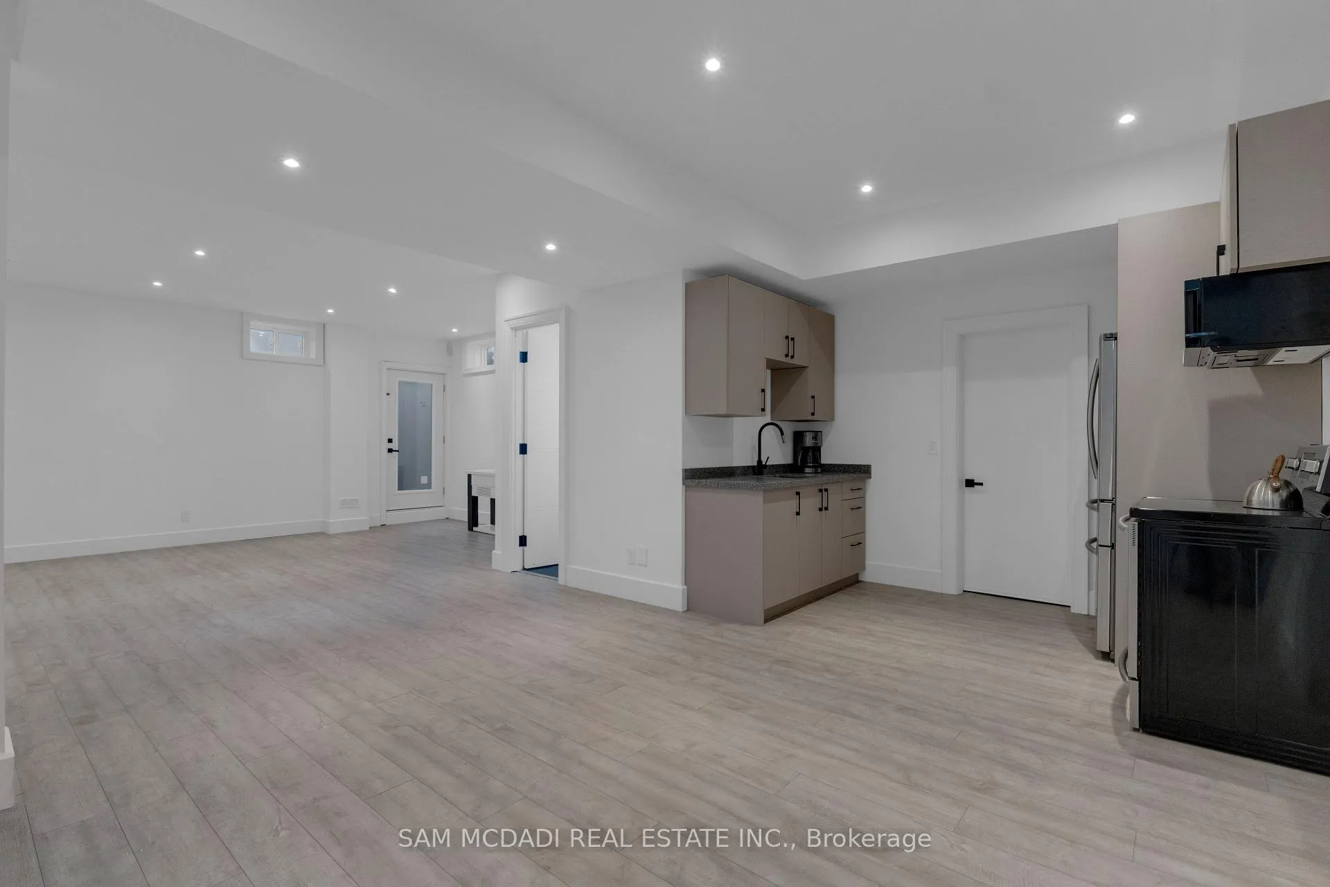 Photo 29 of 1050 Edgeleigh Avenue, Mississauga, Lakeview — HOMEH
