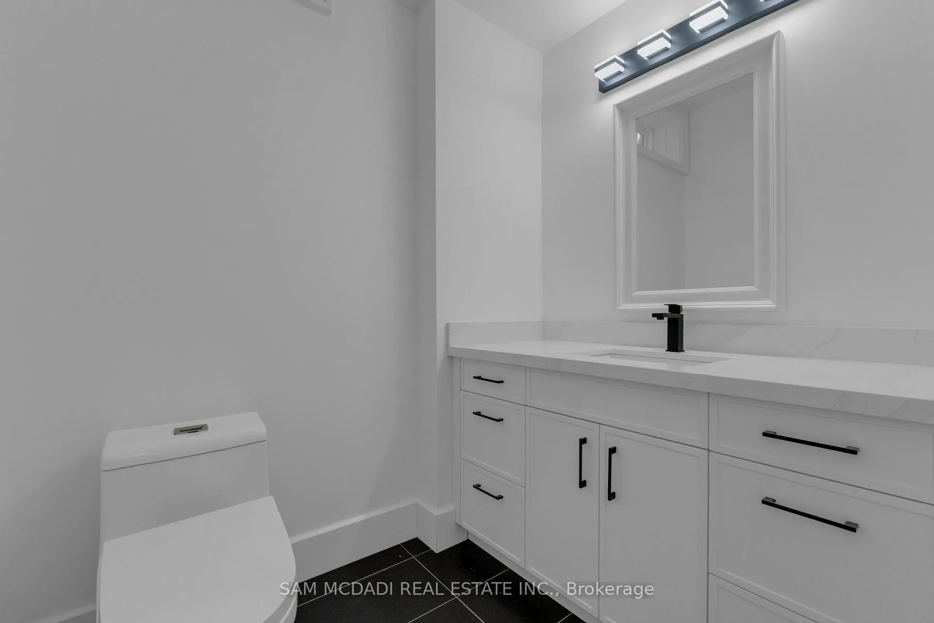 Photo 32 of 1050 Edgeleigh Avenue, Mississauga, Lakeview — HOMEH