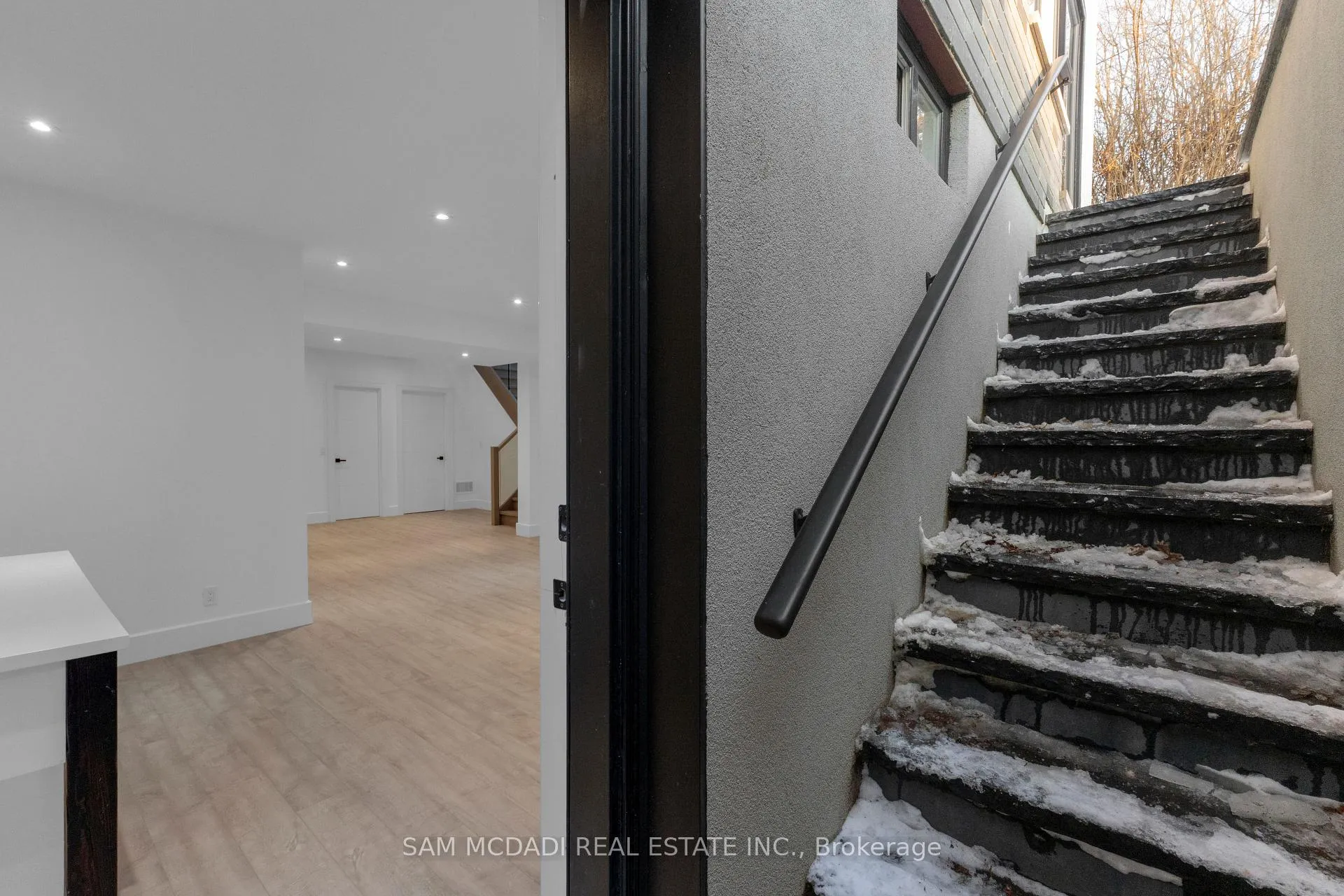 Photo 36 of 1050 Edgeleigh Avenue, Mississauga, Lakeview — HOMEH