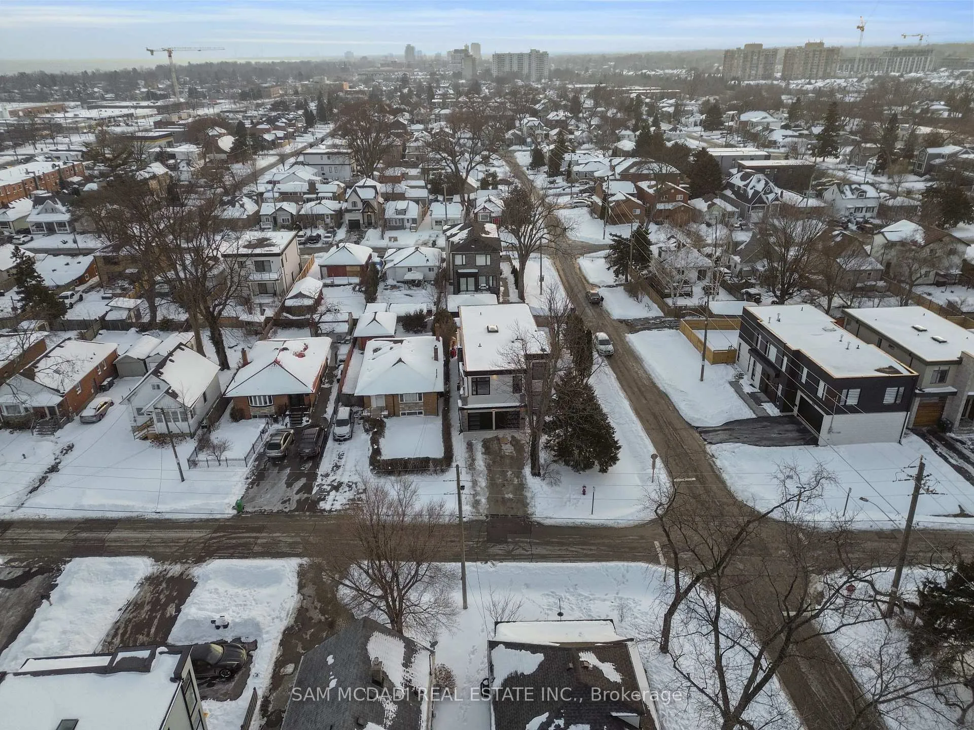 Photo 38 of 1050 Edgeleigh Avenue, Mississauga, Lakeview — HOMEH