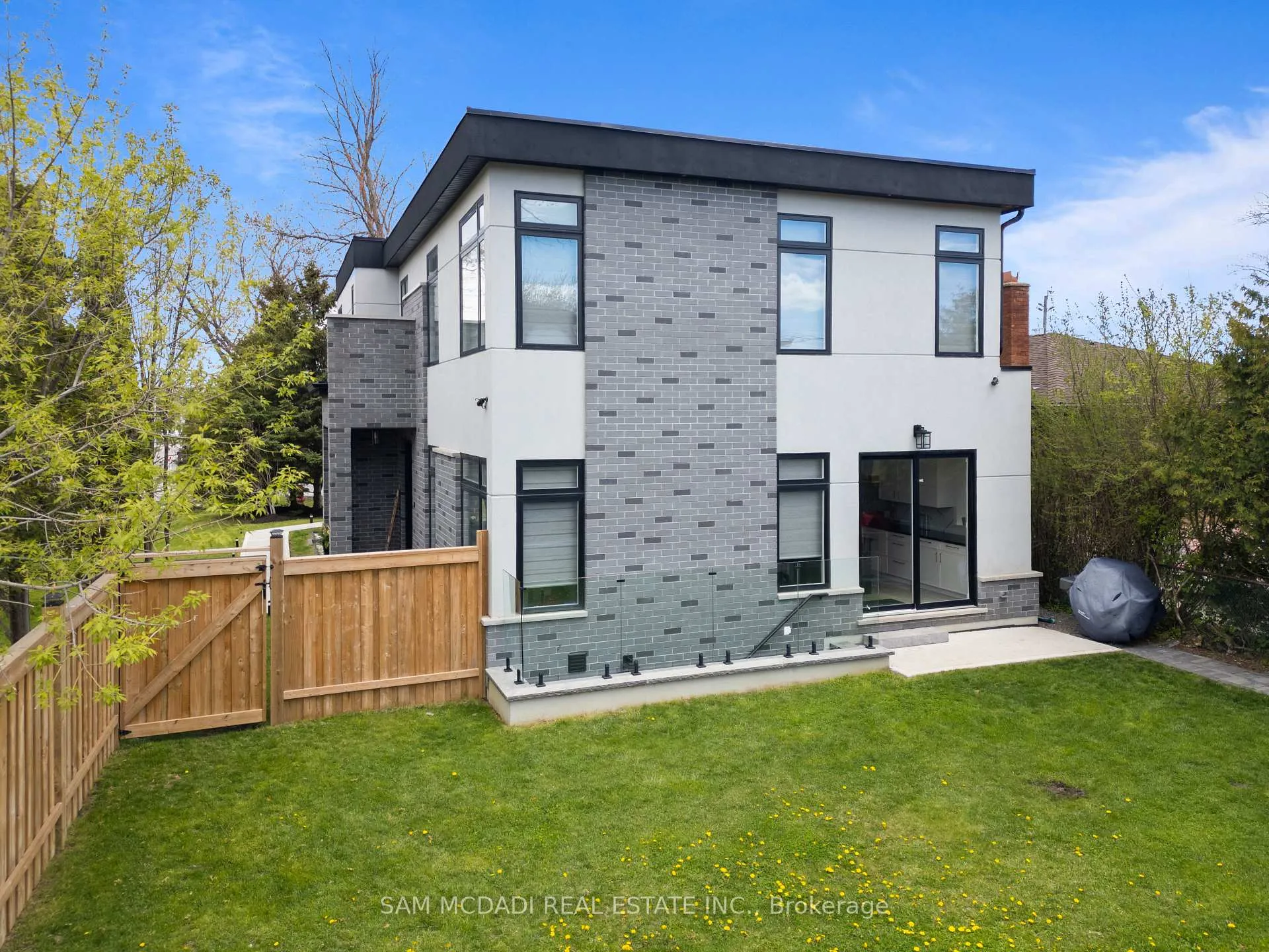 Photo 40 of 1050 Edgeleigh Avenue, Mississauga, Lakeview — HOMEH