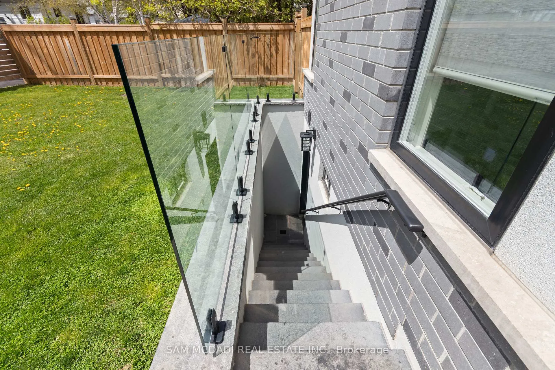 Photo 41 of 1050 Edgeleigh Avenue, Mississauga, Lakeview — HOMEH