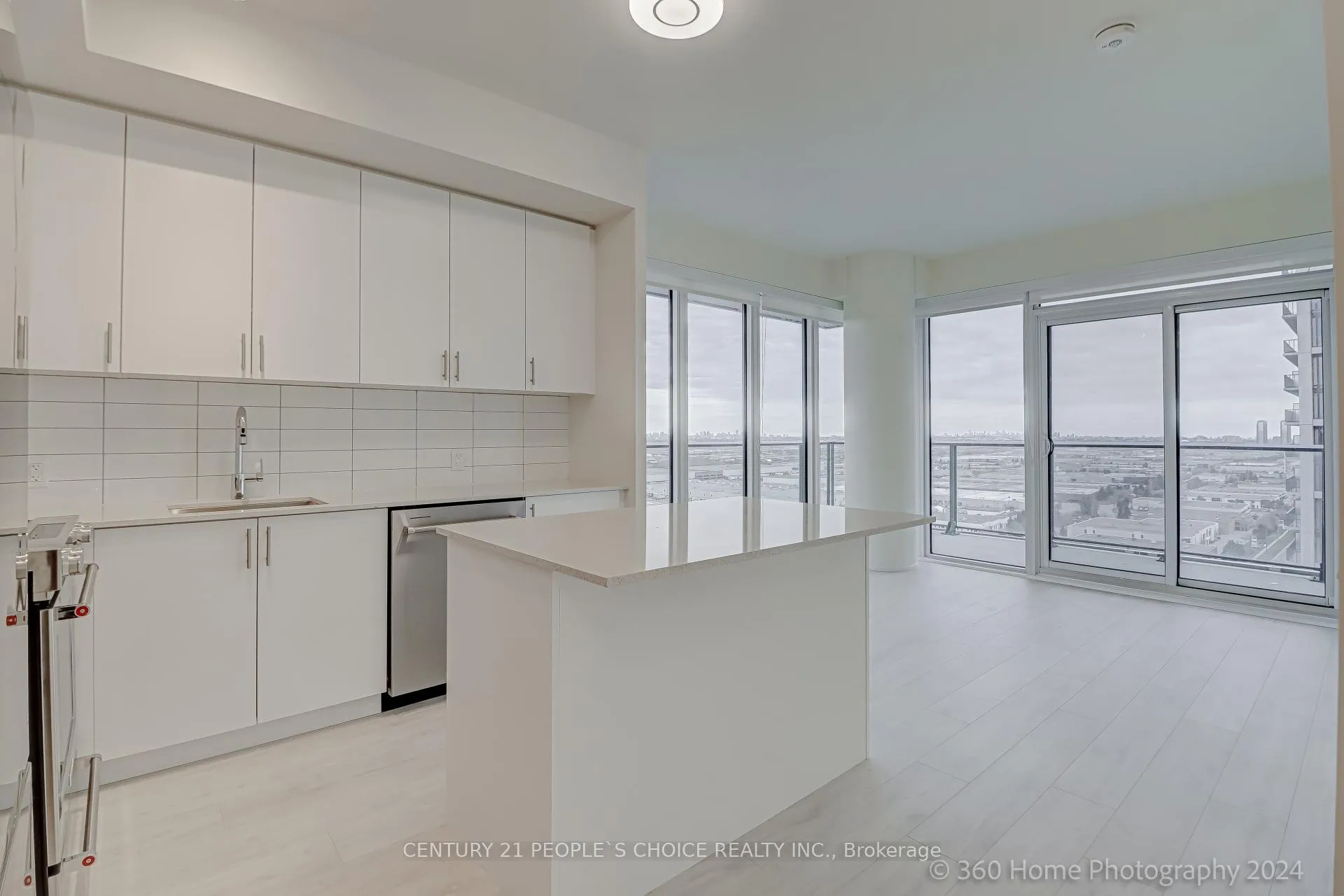Photo 9 of Unit 2102, 9000 Jane Street, Vaughan, Concord — HOMEH