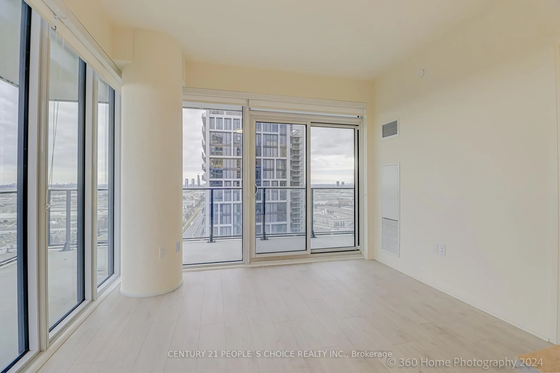 Photo 15 of Unit 2102, 9000 Jane Street, Vaughan, Concord — HOMEH
