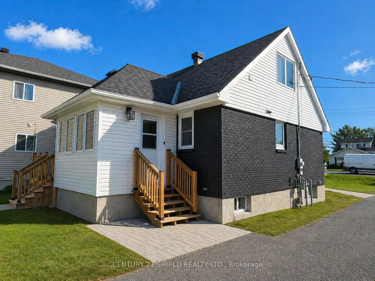 Photo 2 of 2030 Pitt Street, Cornwall, Cornwall — HOMEH