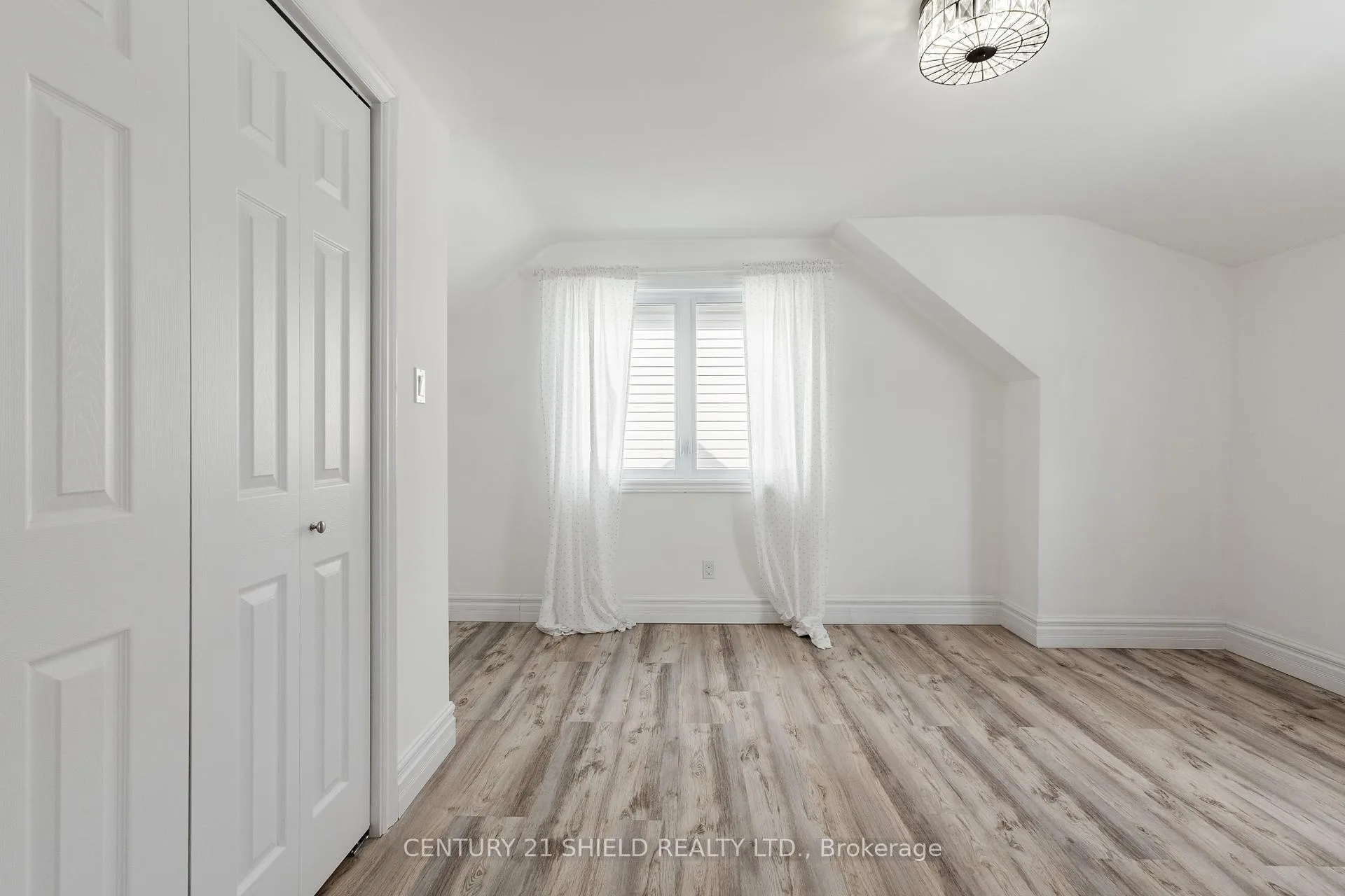 Photo 24 of 2030 Pitt Street, Cornwall, Cornwall — HOMEH
