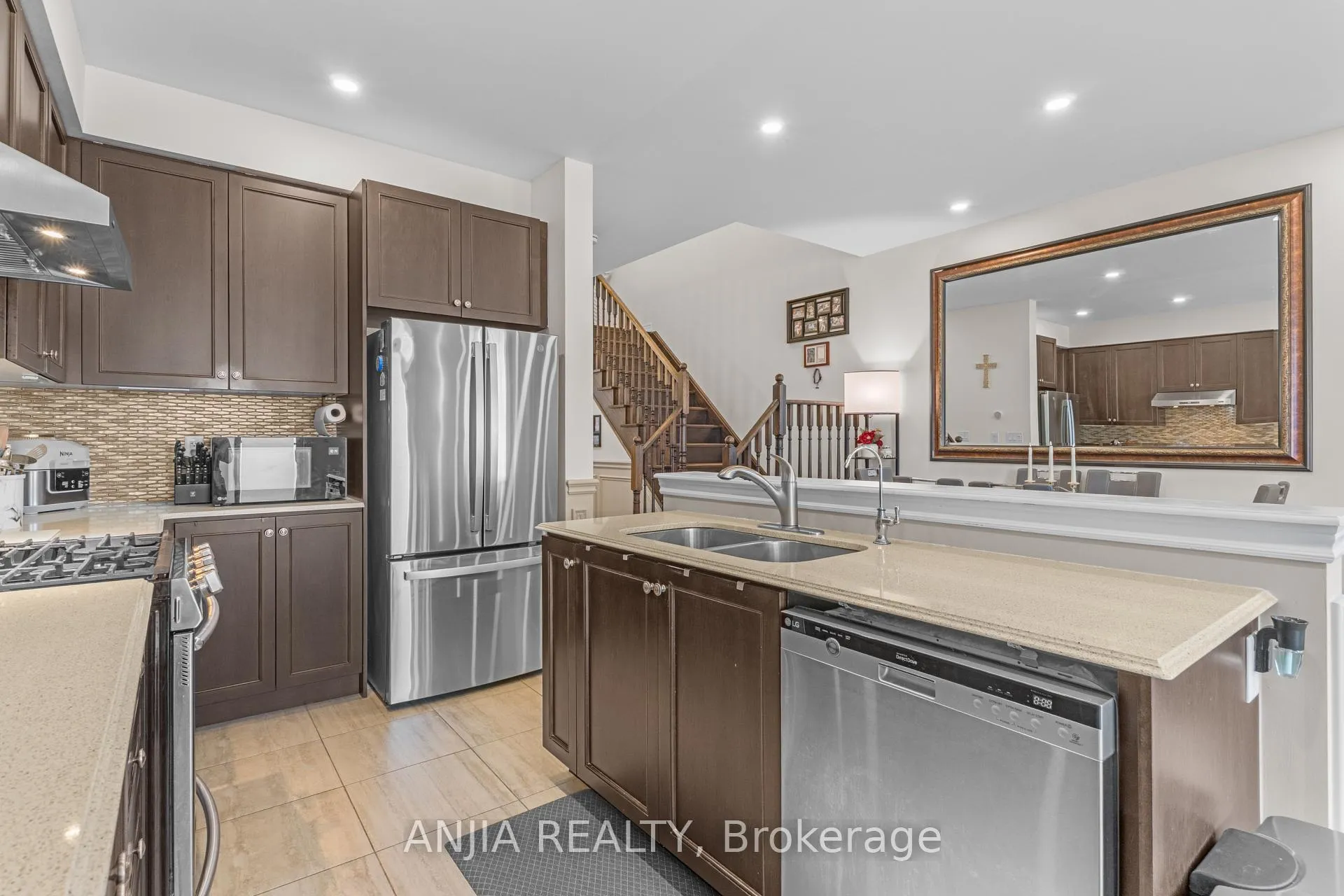 Photo 8 of 24 Morra Avenue, Caledon, Bolton East — HOMEH