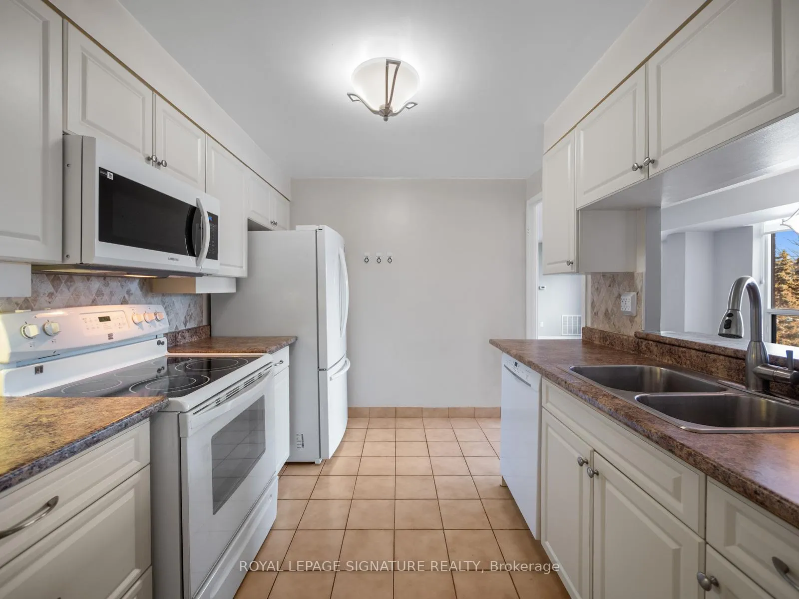 Photo 10 of Unit 311, 30 Wilson Street, Markham, Old Markham Village — HOMEH
