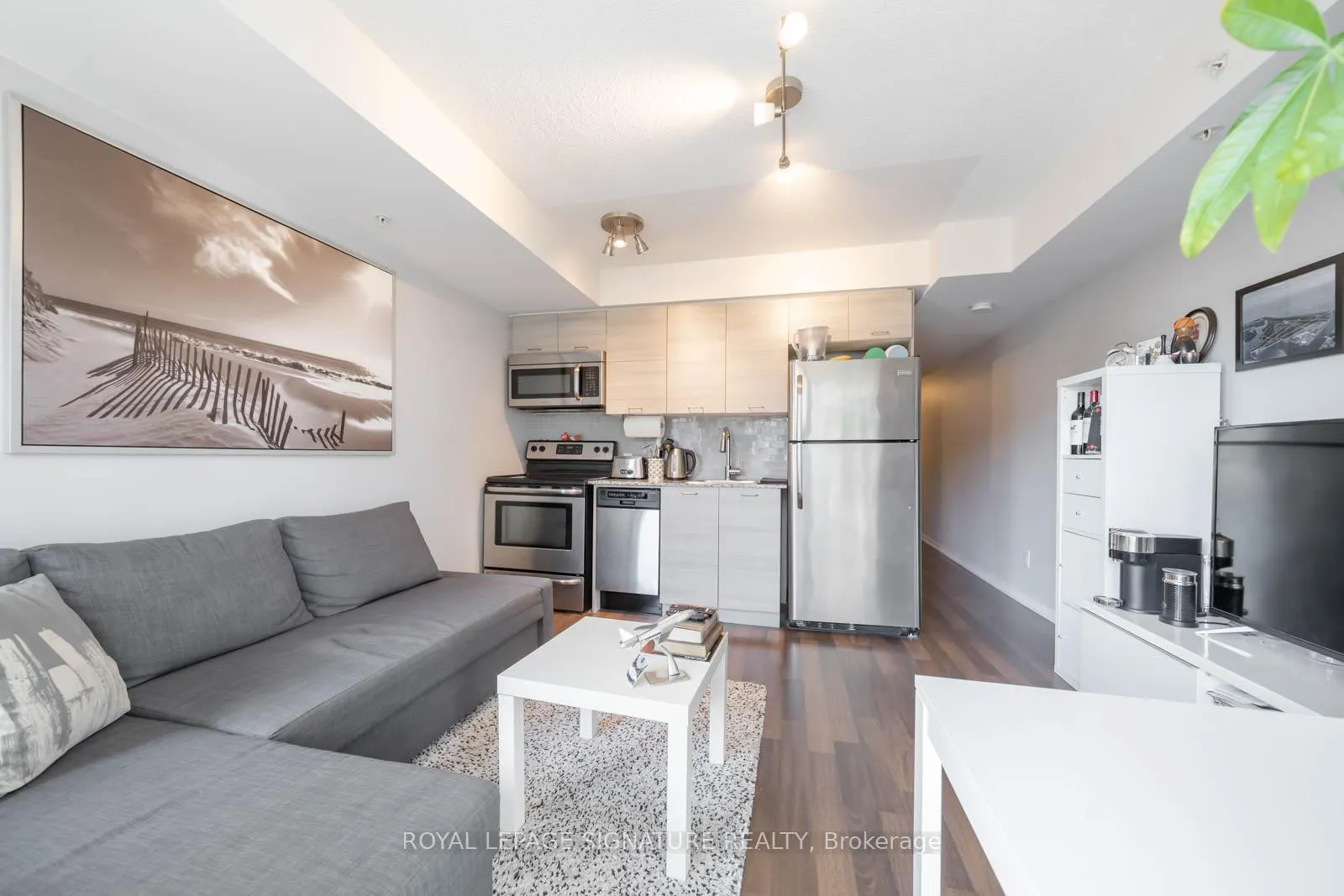 Photo 3 of Unit 1208, 20 Joe Shuster Way, Toronto, South Parkdale — HOMEH