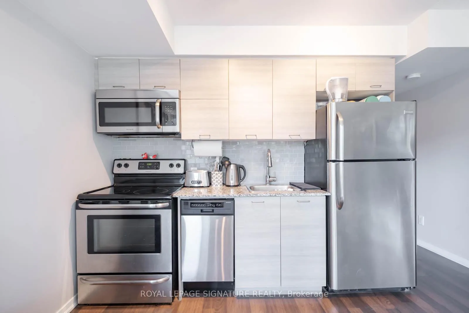 Photo 4 of Unit 1208, 20 Joe Shuster Way, Toronto, South Parkdale — HOMEH