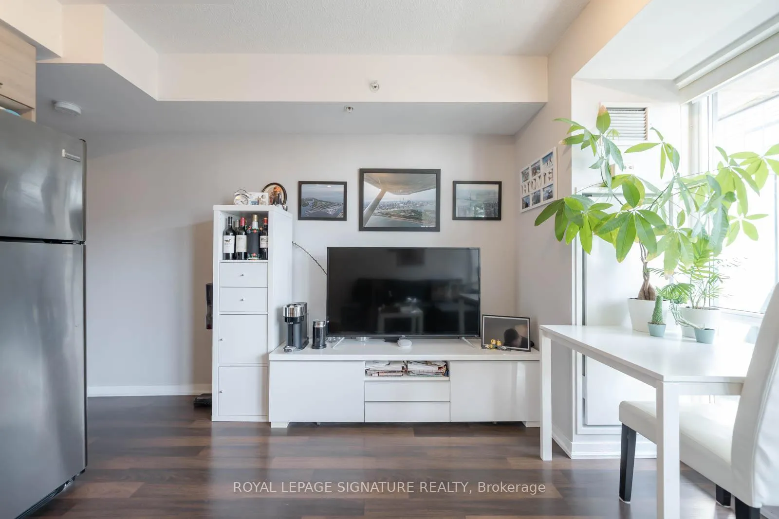 Photo 5 of Unit 1208, 20 Joe Shuster Way, Toronto, South Parkdale — HOMEH
