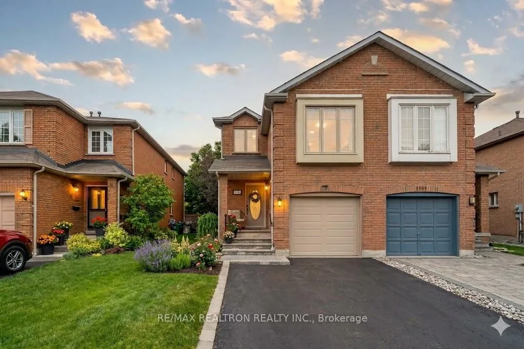 Photo 1 of 5591 Cosmic Crescent, Mississauga, Hurontario — HOMEH