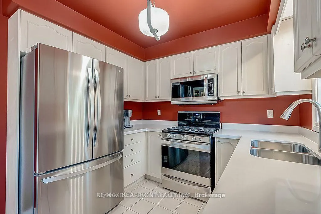Photo 11 of 5591 Cosmic Crescent, Mississauga, Hurontario — HOMEH
