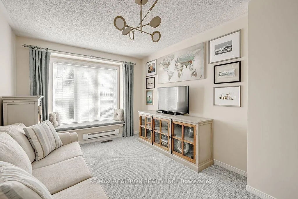Photo 14 of 5591 Cosmic Crescent, Mississauga, Hurontario — HOMEH