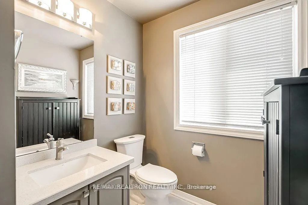 Photo 20 of 5591 Cosmic Crescent, Mississauga, Hurontario — HOMEH
