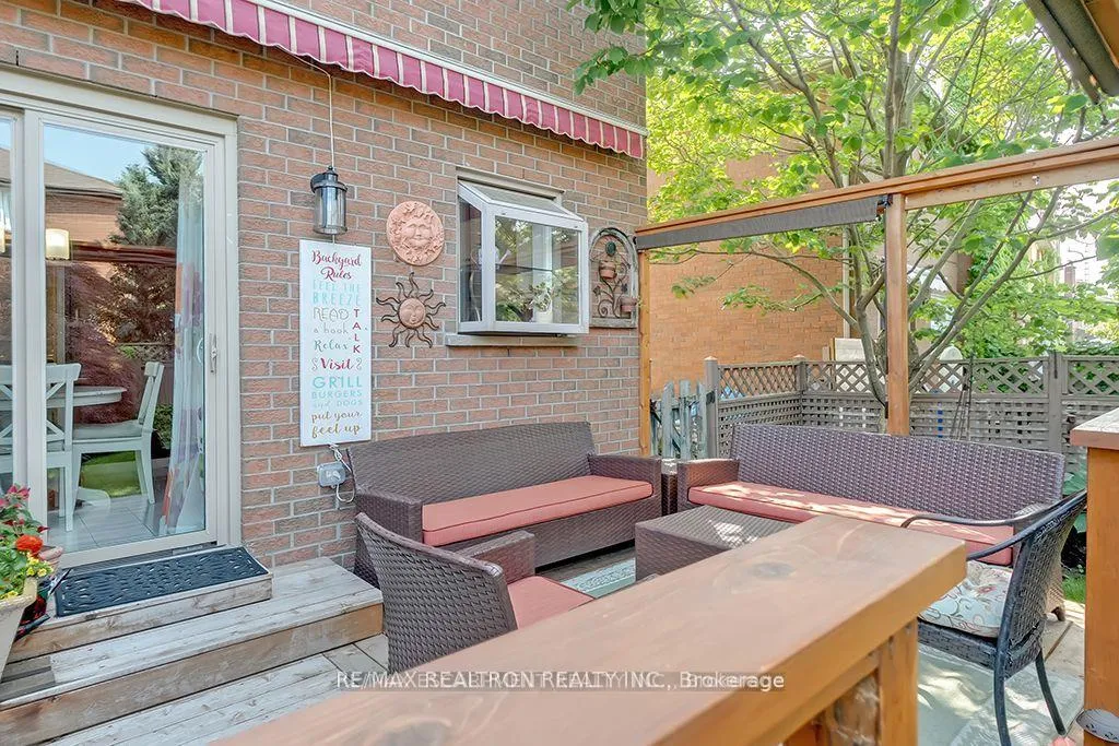 Photo 32 of 5591 Cosmic Crescent, Mississauga, Hurontario — HOMEH