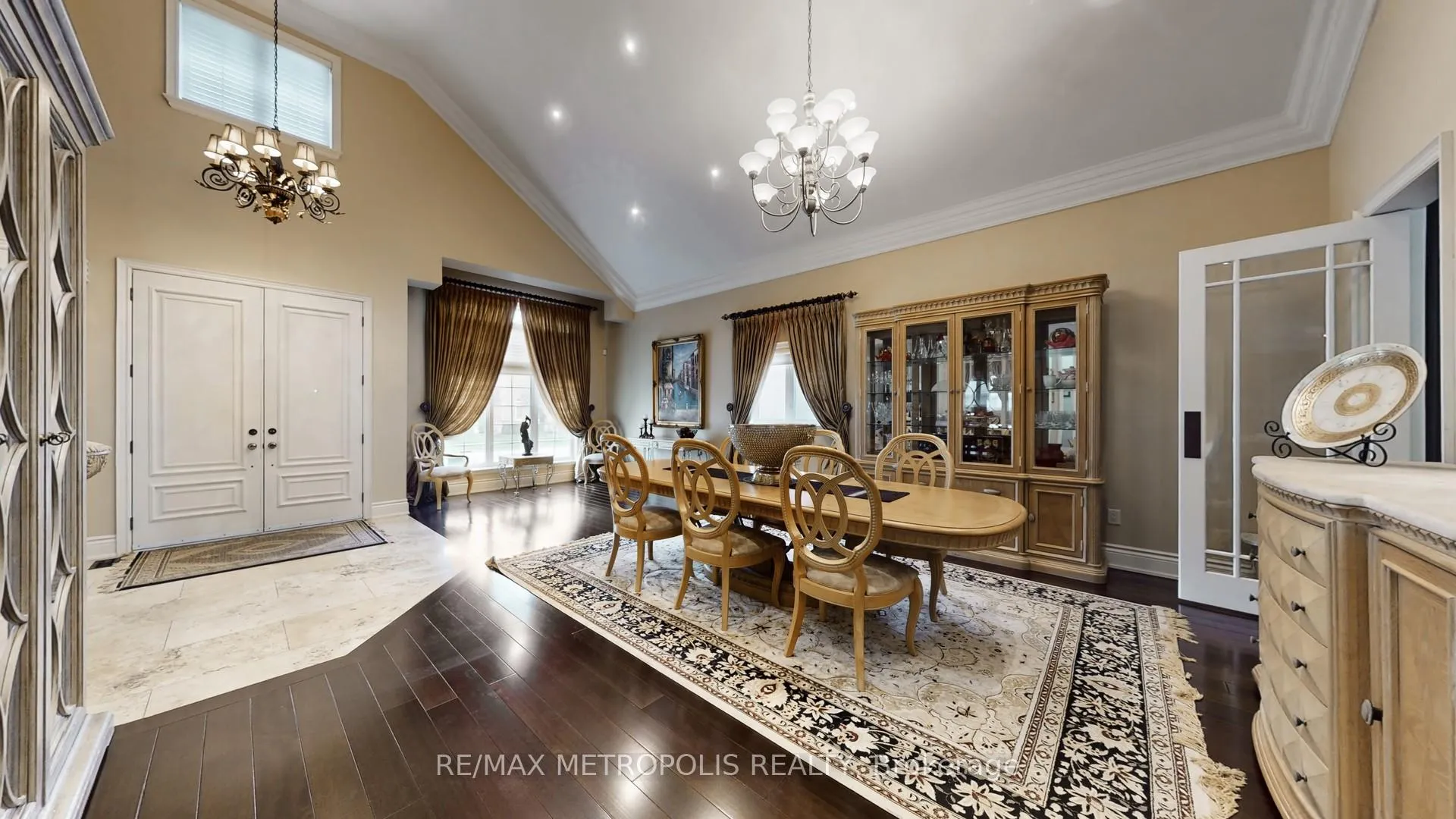 Photo 4 of 51 Babak Boulevard, Vaughan, East Woodbridge — HOMEH