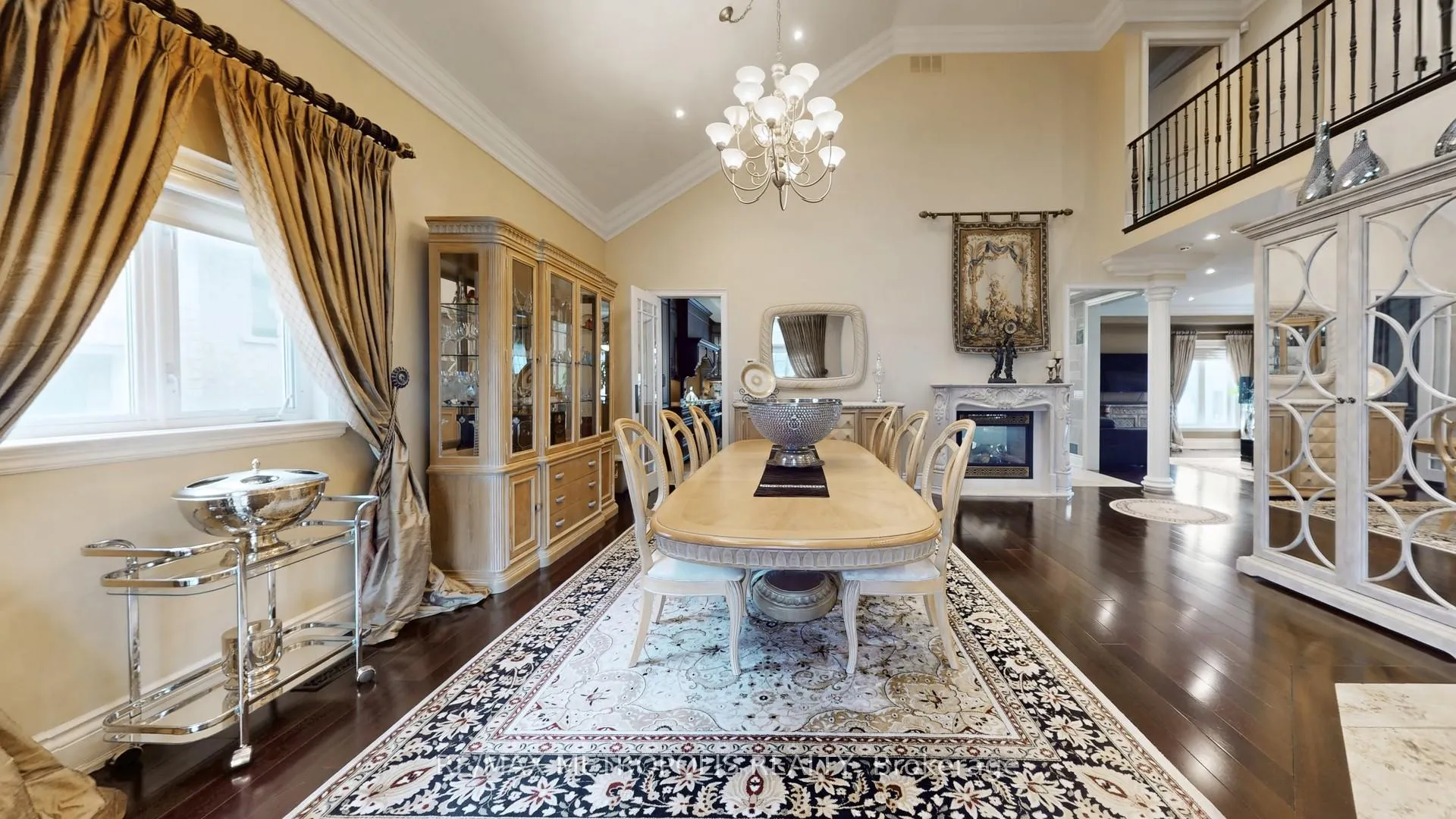 Photo 5 of 51 Babak Boulevard, Vaughan, East Woodbridge — HOMEH