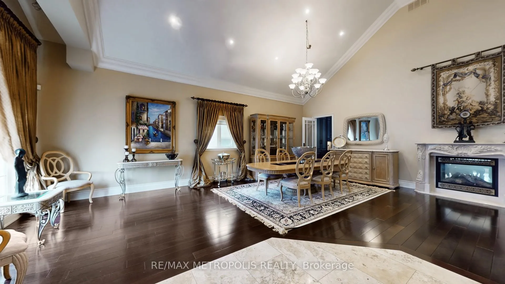 Photo 6 of 51 Babak Boulevard, Vaughan, East Woodbridge — HOMEH