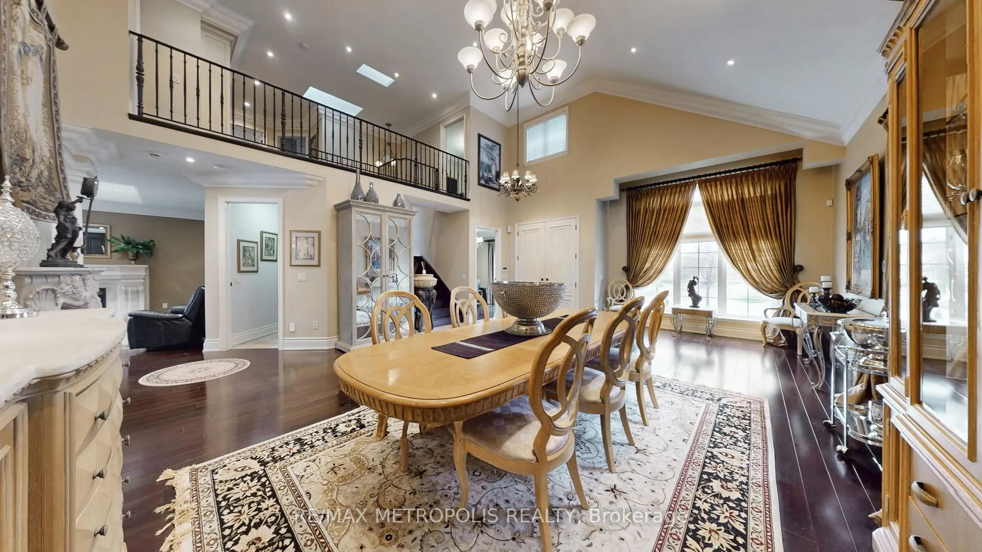 Photo 7 of 51 Babak Boulevard, Vaughan, East Woodbridge — HOMEH