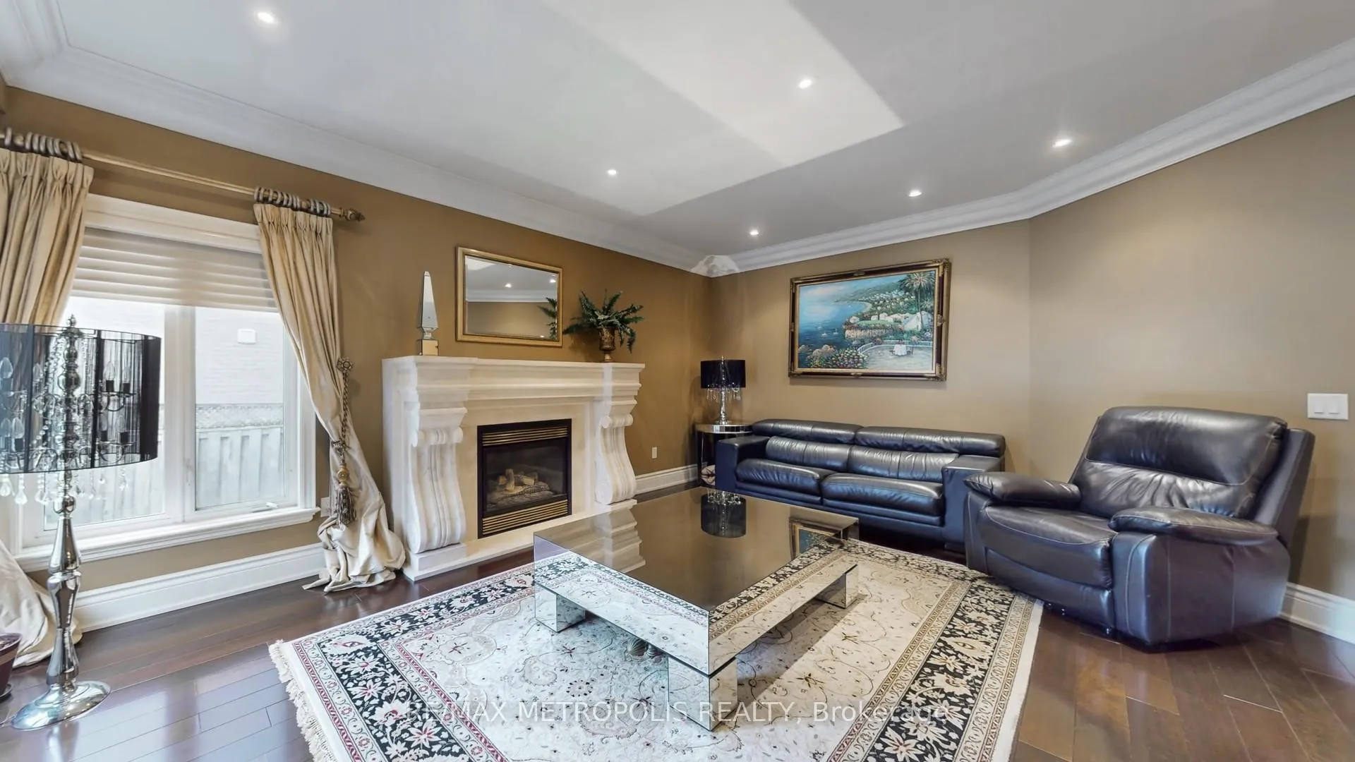 Photo 9 of 51 Babak Boulevard, Vaughan, East Woodbridge — HOMEH