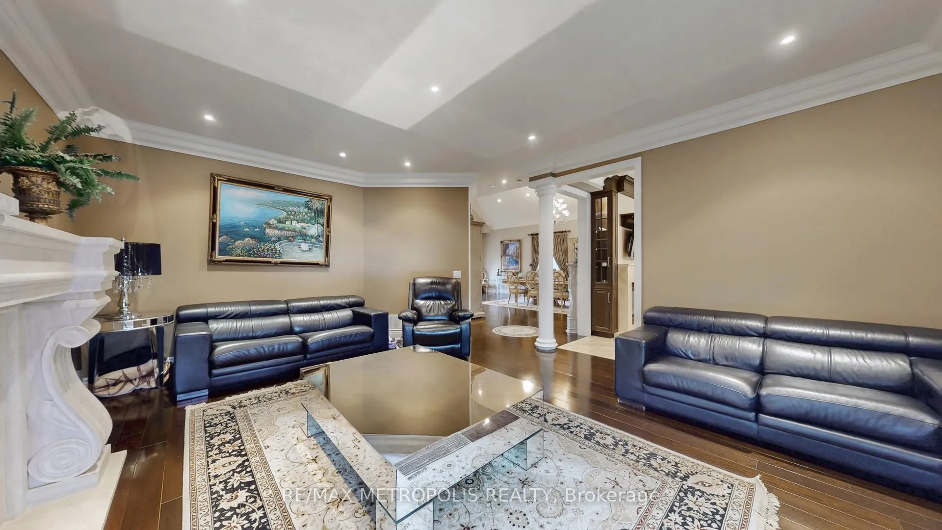 Photo 10 of 51 Babak Boulevard, Vaughan, East Woodbridge — HOMEH