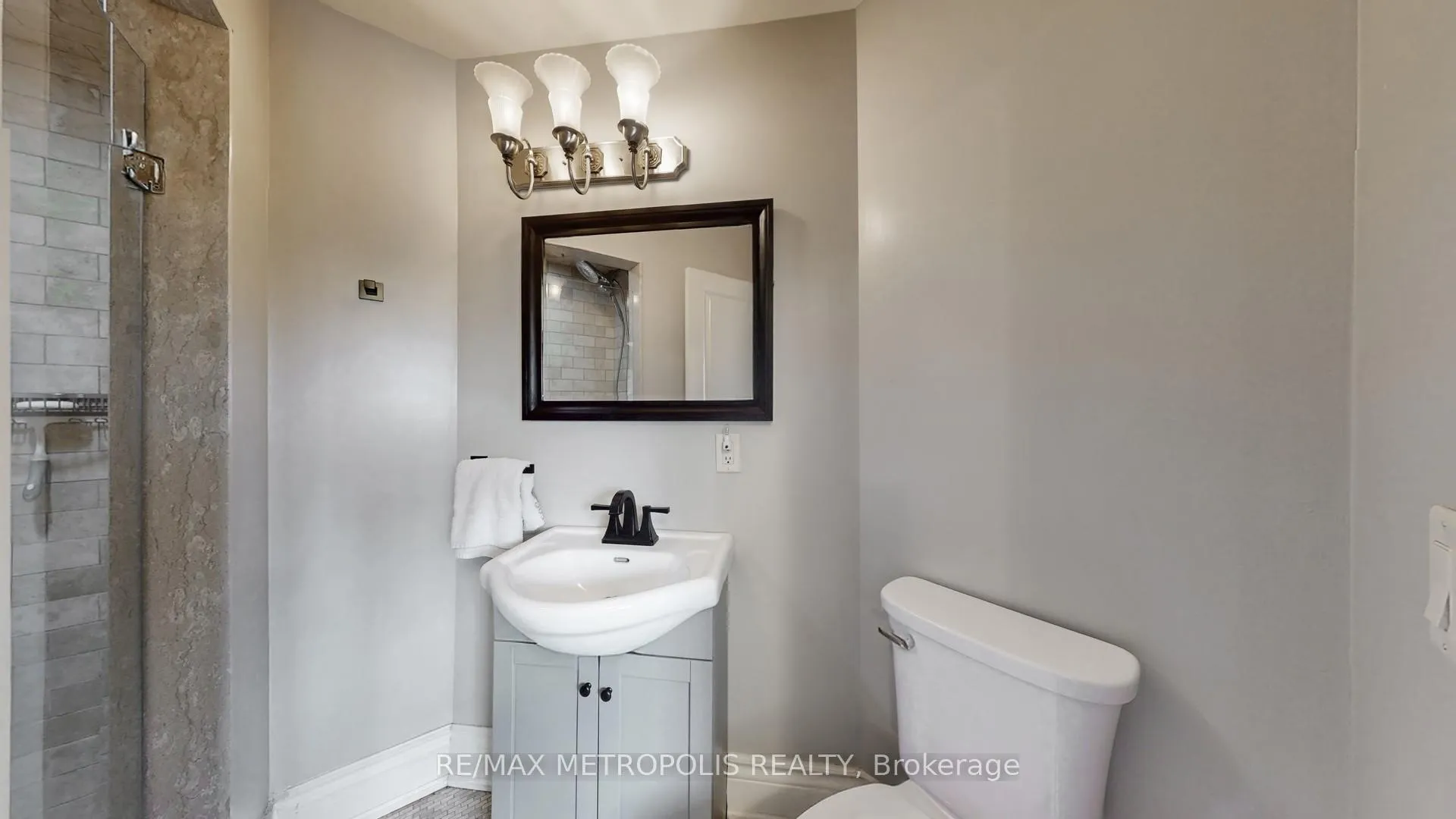 Photo 30 of 51 Babak Boulevard, Vaughan, East Woodbridge — HOMEH