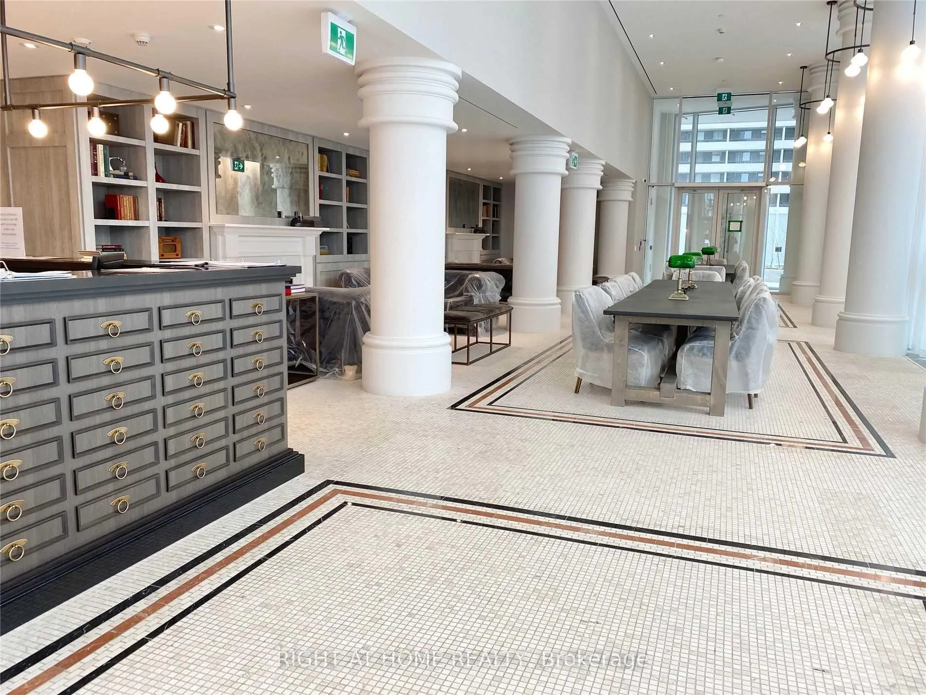 Photo 2 of Unit 2008, 33 Helendale Avenue, Toronto, Yonge-Eglinton — HOMEH
