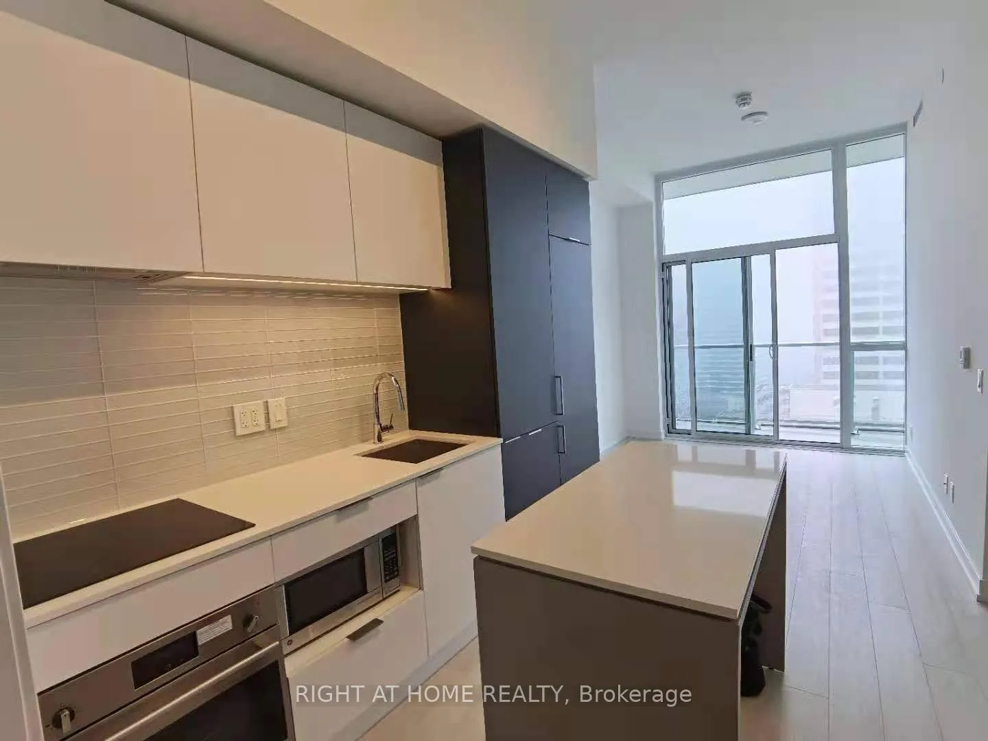 Photo 3 of Unit 2008, 33 Helendale Avenue, Toronto, Yonge-Eglinton — HOMEH