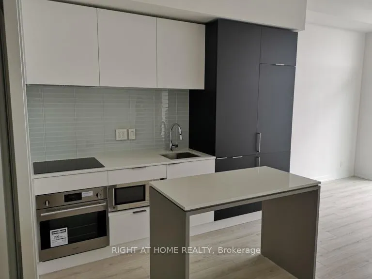 Photo 5 of Unit 2008, 33 Helendale Avenue, Toronto, Yonge-Eglinton — HOMEH