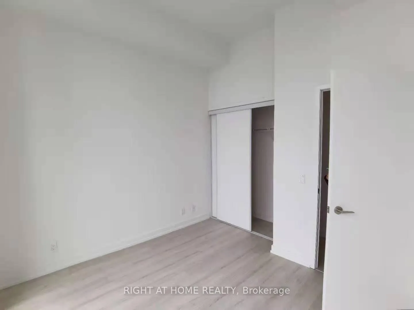 Photo 9 of Unit 2008, 33 Helendale Avenue, Toronto, Yonge-Eglinton — HOMEH