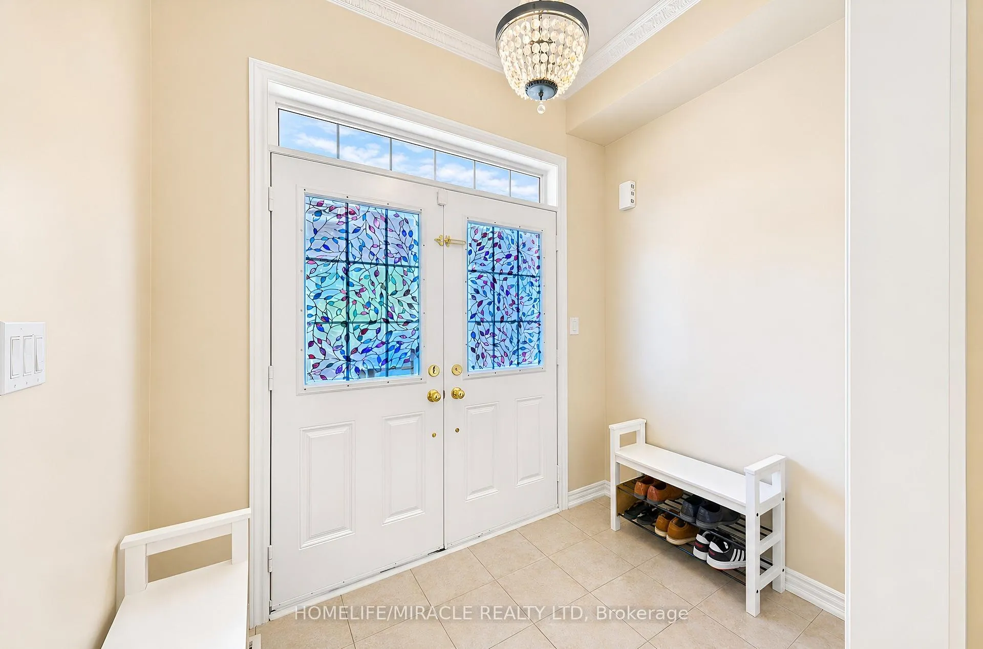 Photo 3 of 34 Washburn Road, Brampton, Bram East — HOMEH