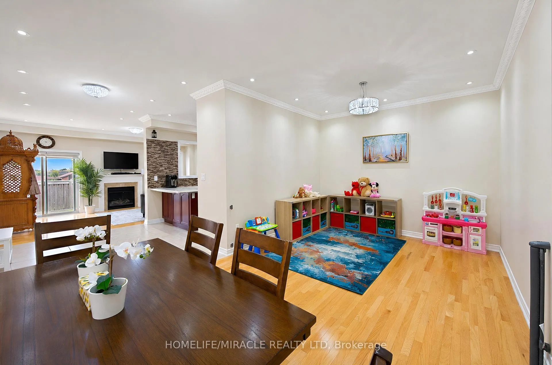 Photo 6 of 34 Washburn Road, Brampton, Bram East — HOMEH