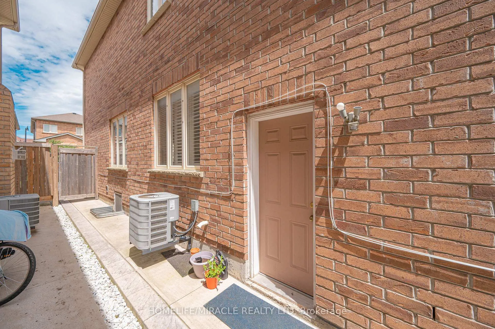 Photo 43 of 34 Washburn Road, Brampton, Bram East — HOMEH