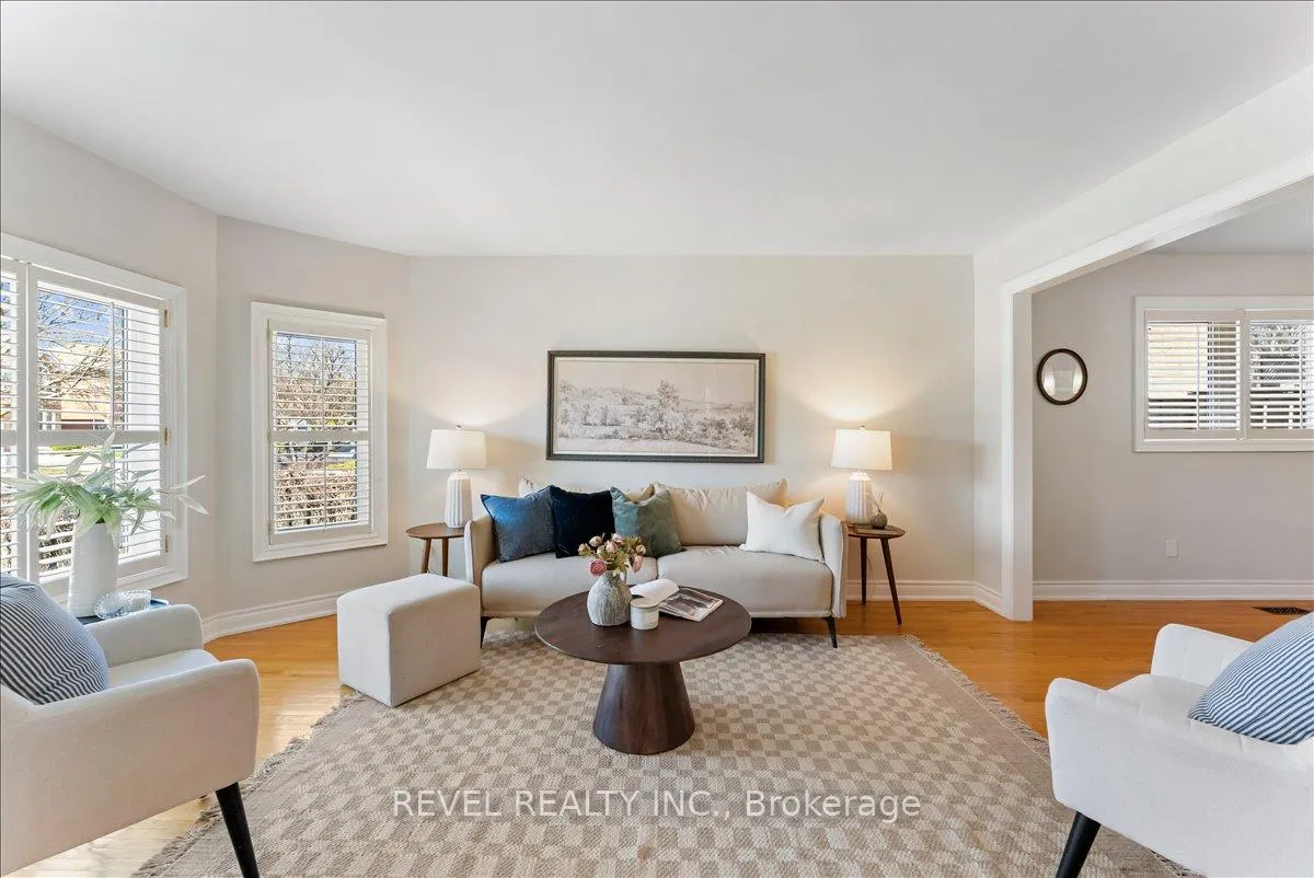 Photo 4 of 30 Linderwood Drive, Scarborough, Centennial Scarborough — HOMEH