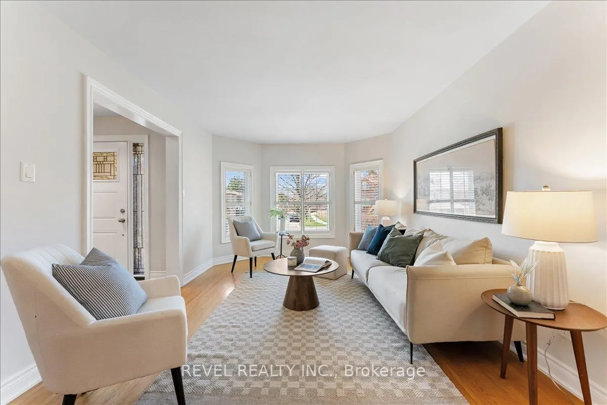 Photo 5 of 30 Linderwood Drive, Scarborough, Centennial Scarborough — HOMEH