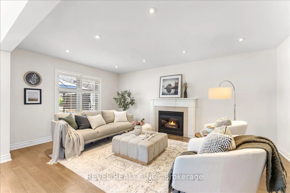 Photo 9 of 30 Linderwood Drive, Scarborough, Centennial Scarborough — HOMEH