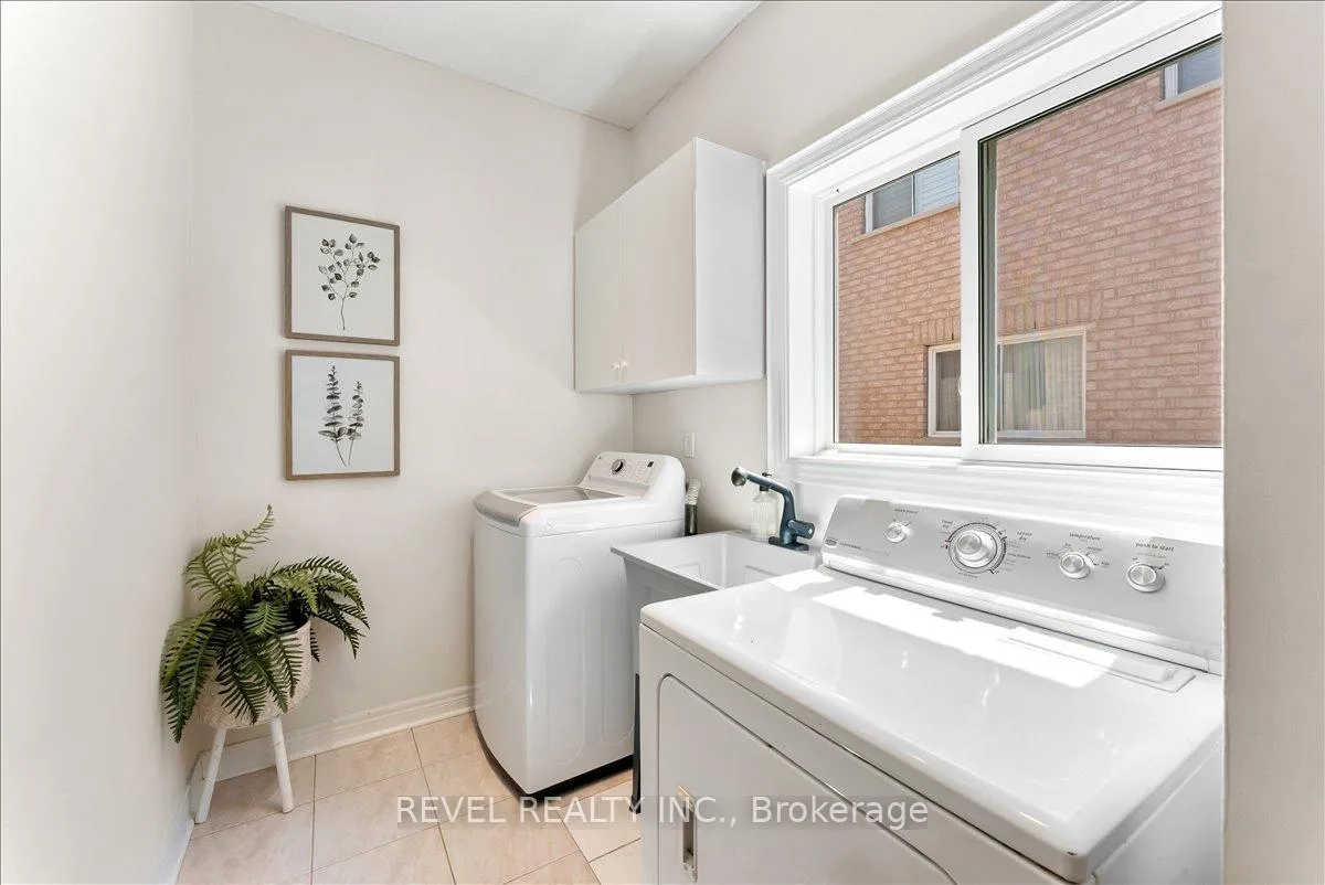 Photo 19 of 30 Linderwood Drive, Scarborough, Centennial Scarborough — HOMEH