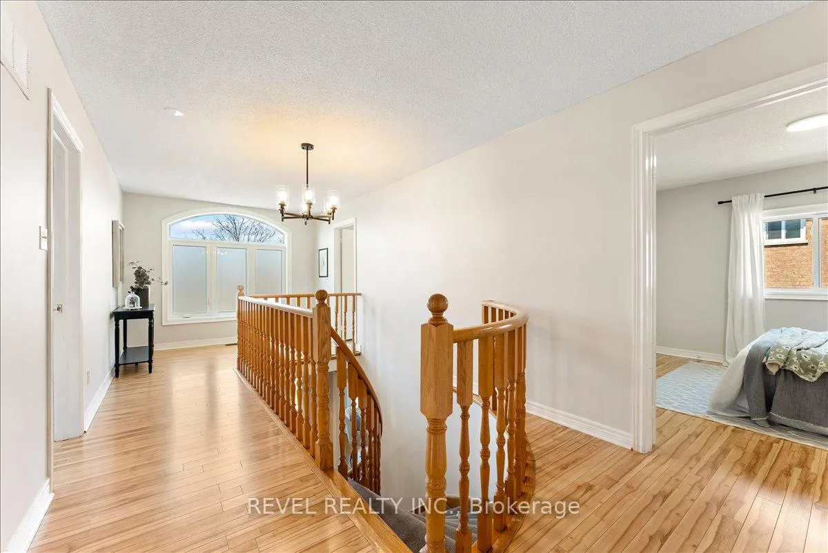 Photo 22 of 30 Linderwood Drive, Scarborough, Centennial Scarborough — HOMEH