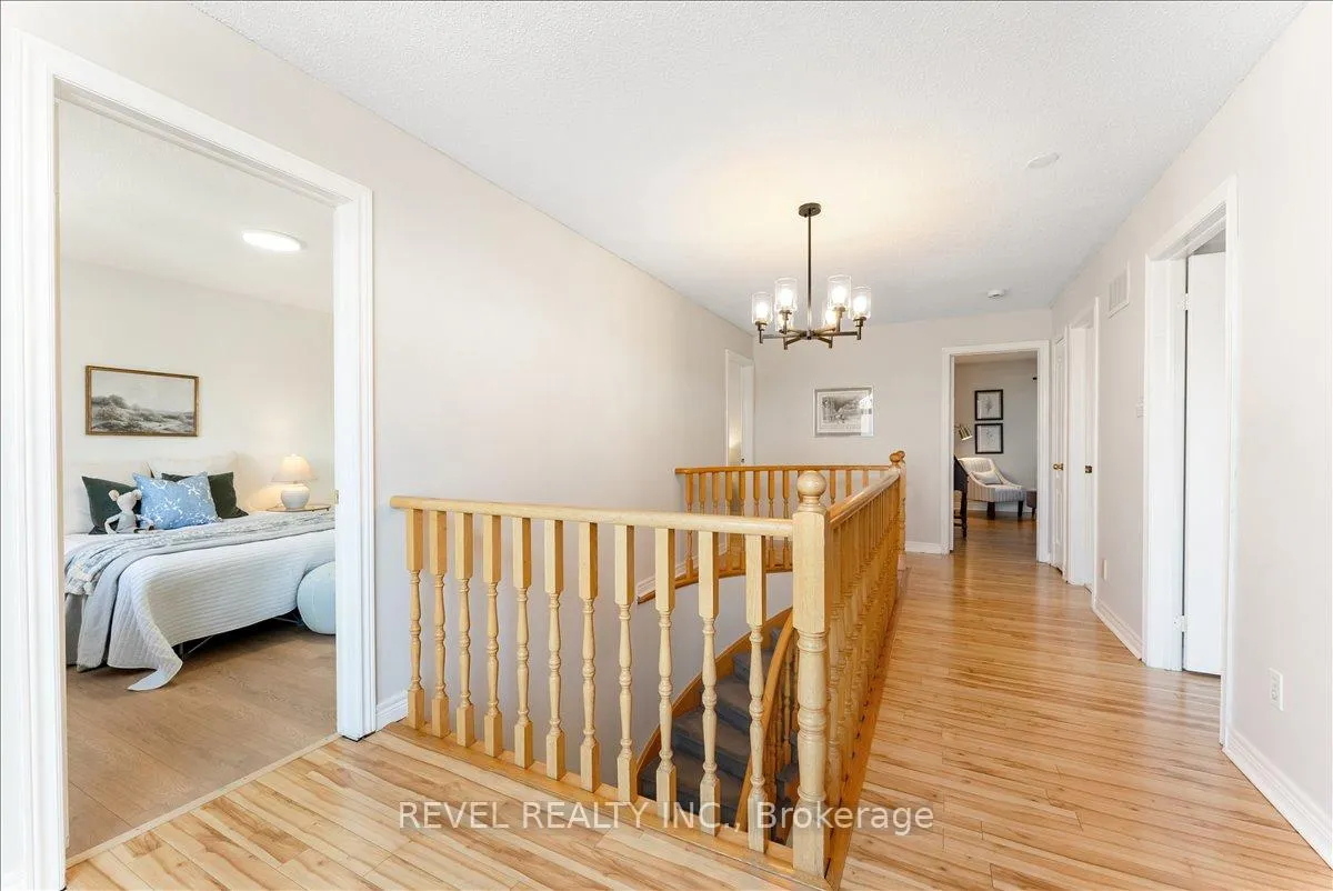 Photo 23 of 30 Linderwood Drive, Scarborough, Centennial Scarborough — HOMEH