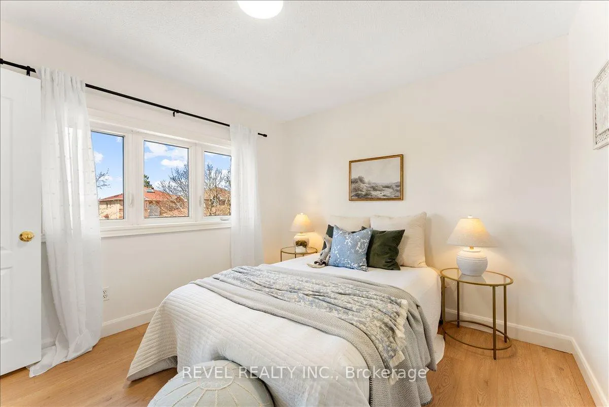 Photo 25 of 30 Linderwood Drive, Scarborough, Centennial Scarborough — HOMEH