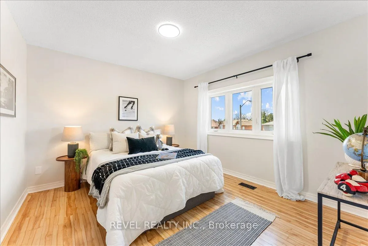 Photo 26 of 30 Linderwood Drive, Scarborough, Centennial Scarborough — HOMEH