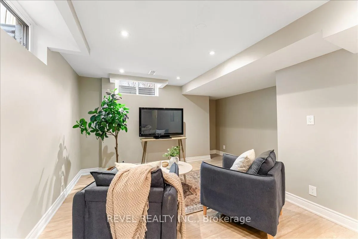 Photo 36 of 30 Linderwood Drive, Scarborough, Centennial Scarborough — HOMEH