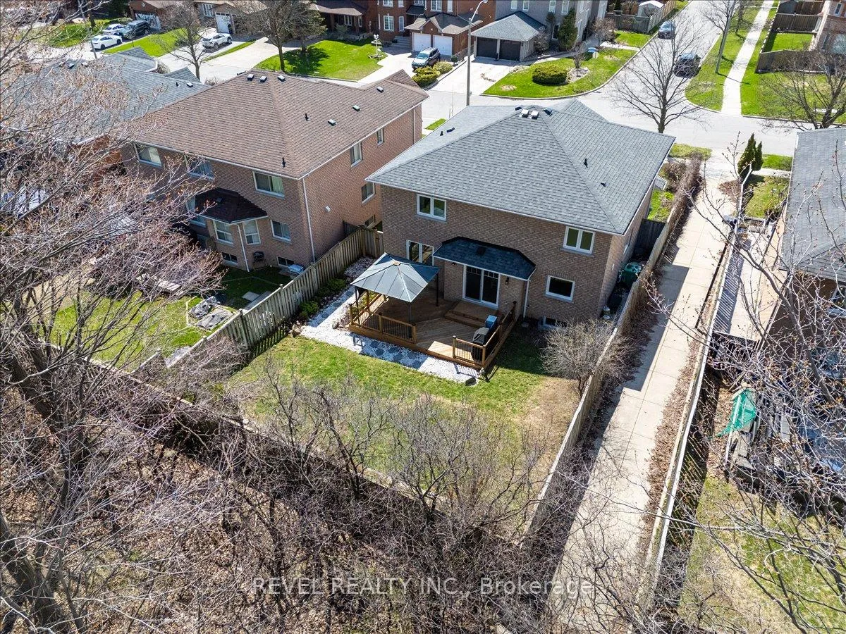 Photo 43 of 30 Linderwood Drive, Scarborough, Centennial Scarborough — HOMEH