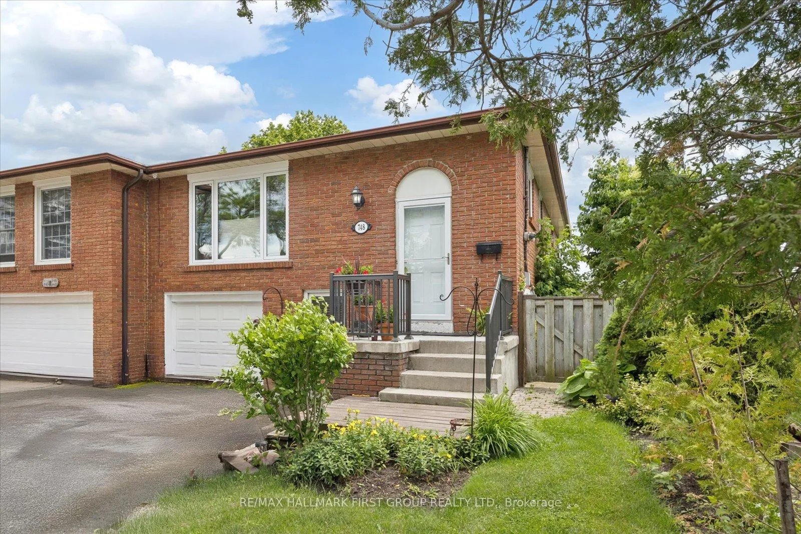 Photo 1 of 748 Breezy Drive, Pickering, West Shore — HOMEH