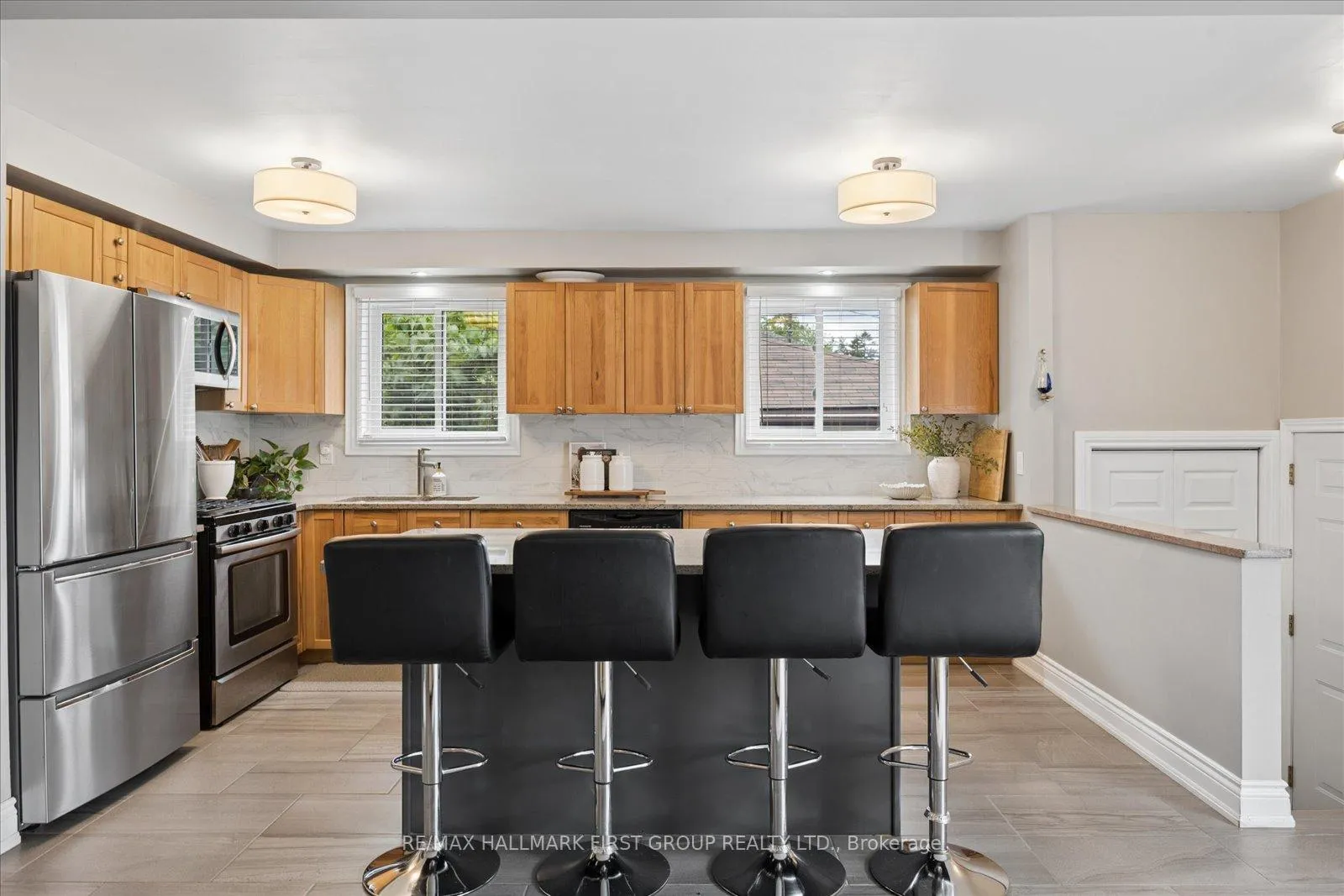 Photo 7 of 748 Breezy Drive, Pickering, West Shore — HOMEH